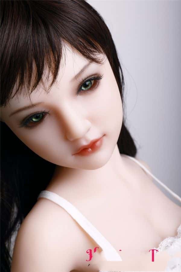 SanhuiDoll 118cm #3ヘッド フルシリコン製ラブドール ダッチワイフ Cカップの詳細レビュー：コストパフォーマンスに優れた選択肢