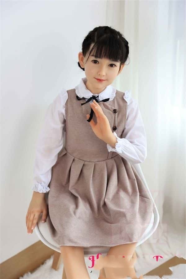MyLoliWaifu 138cm 玲奈 Rena TPE製ラブドールレビュー：AAカップ、ヘッド材質とメイクの選択肢、リアルドールの品質とコストパフォーマンス