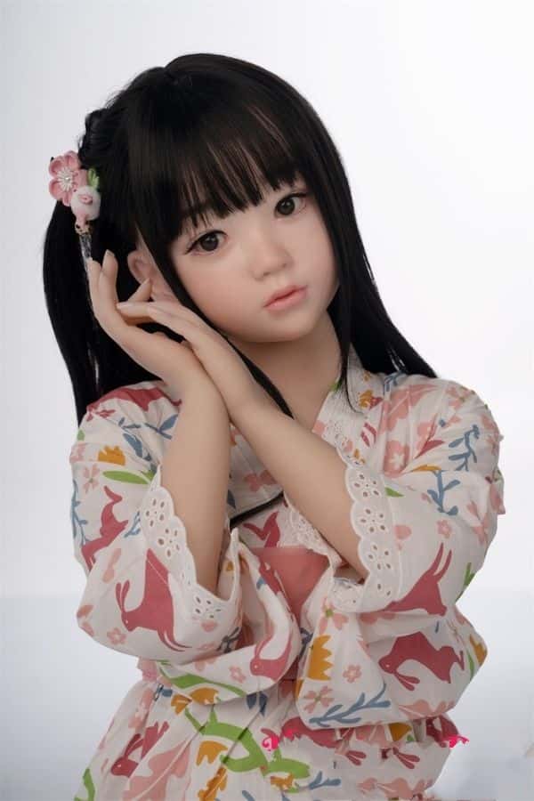 AXB Doll 120cm GB05Rヘッド シリコン製ヘッド＋TPEボディの詳細レビュー：バスト平 M16ボルト仕様、リアルメイク付きボディの高品質ラブドール