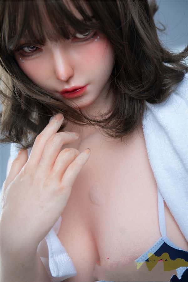 IrontechDoll 168cm S16ヘッド Yuのフルシリコン製ラブドールレビュー：Bカップのダッチワイフとしてのリアルドールの高級感を徹底評価