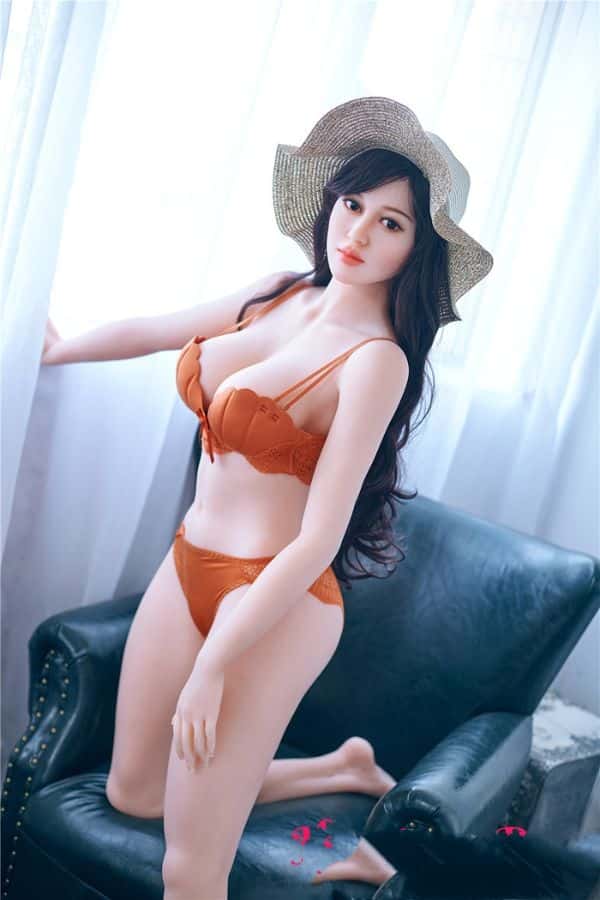IrontechDoll 159cm SarahのTPE製ラブドール「ダッチワイフ」としてのリアルドール、Eカップの魅力と手頃な価格