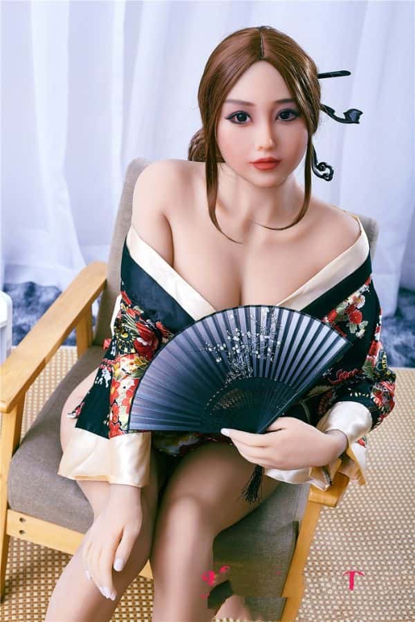 IrontechDoll 159cm SayaのTPE製ラブドールレビュー：Eカップのリアルドールとしてのダッチワイフの魅力とコストパフォーマンス