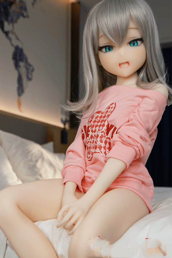 色気あふれる美女、128cmのAnnaヘッドを採用したTPE製ラブドール。貧乳AAカップのS-TPE製カスタマイズ品で、オーラル機能付きのダッチワイフ。リアルドールとしても人気で、コストパフォーマンスに優れたお手頃価格が魅力です。