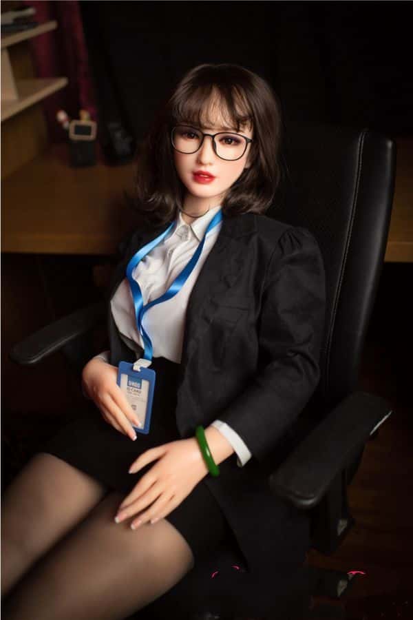 SinoDoll 162cm #33ヘッド フルシリコン製ラブドールの詳細レビュー：Fカップの魅力と高級ダッチワイフとしての評価